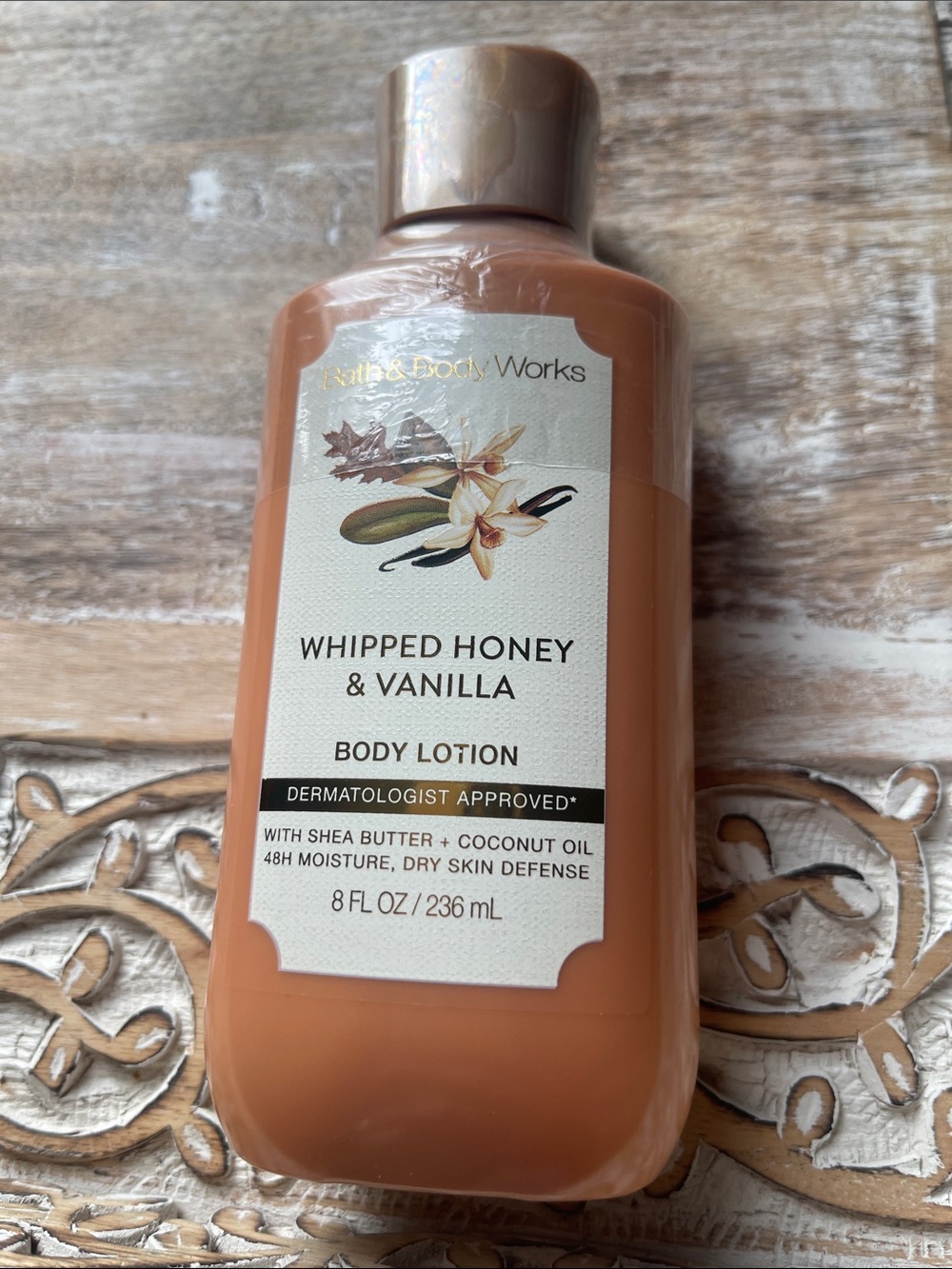 Bath & Body Works Whipped Honey & Vanilla Body Lotion - Cream & Gold